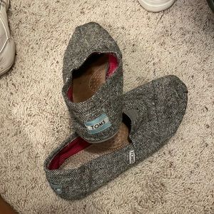 Toms